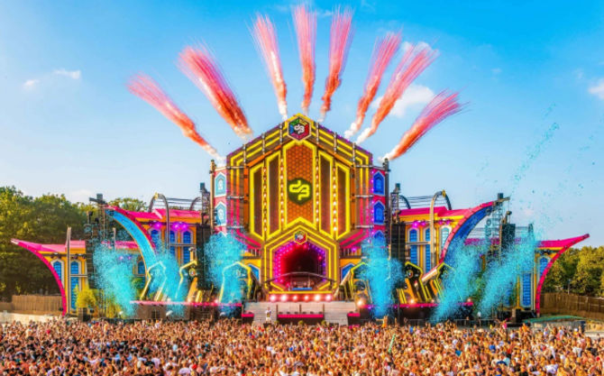 Decibel Outdoor 2026: datum, line up, tickets, camping en festivalvoorbereiding